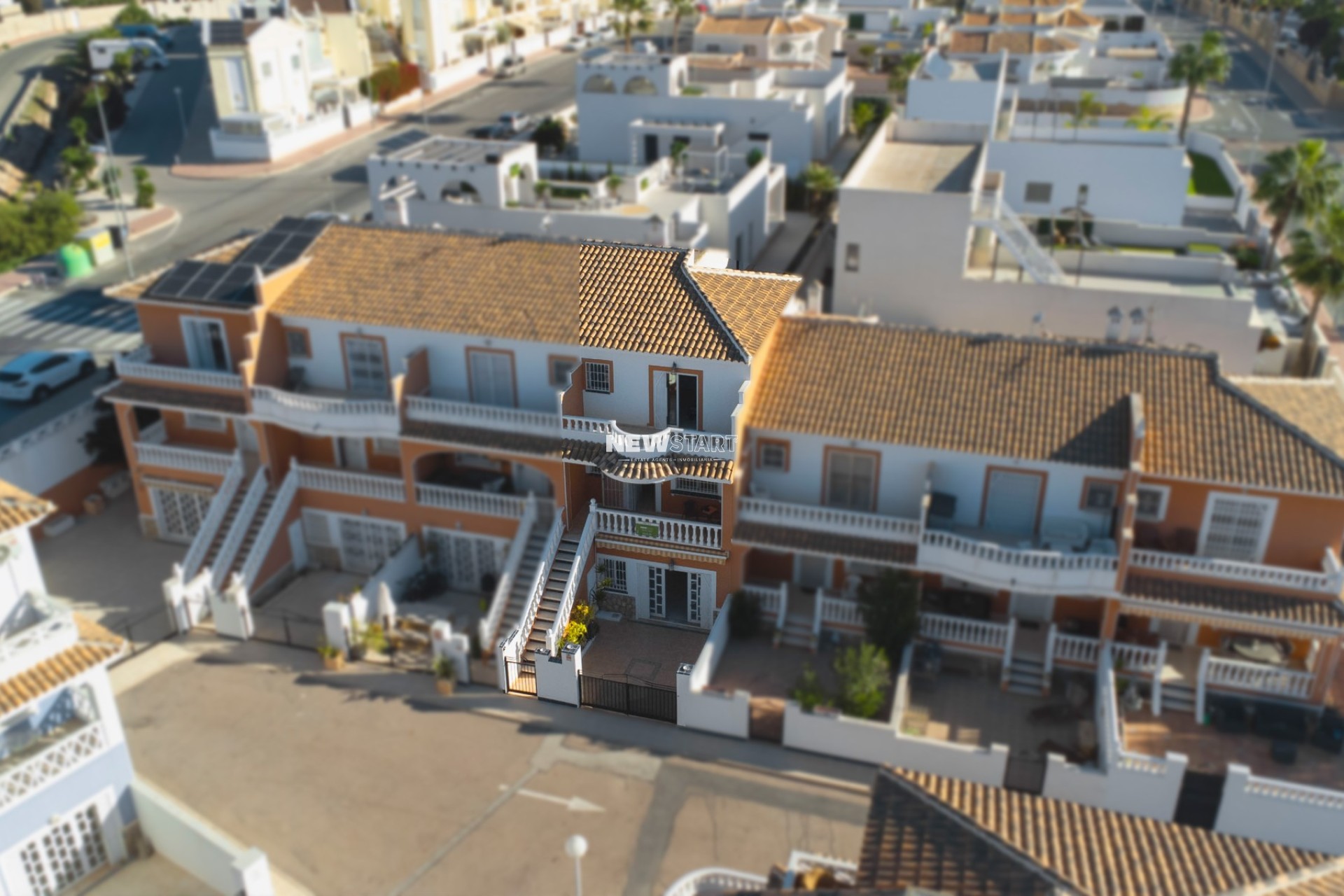 Resale - Townhouse - Ciudad Quesada