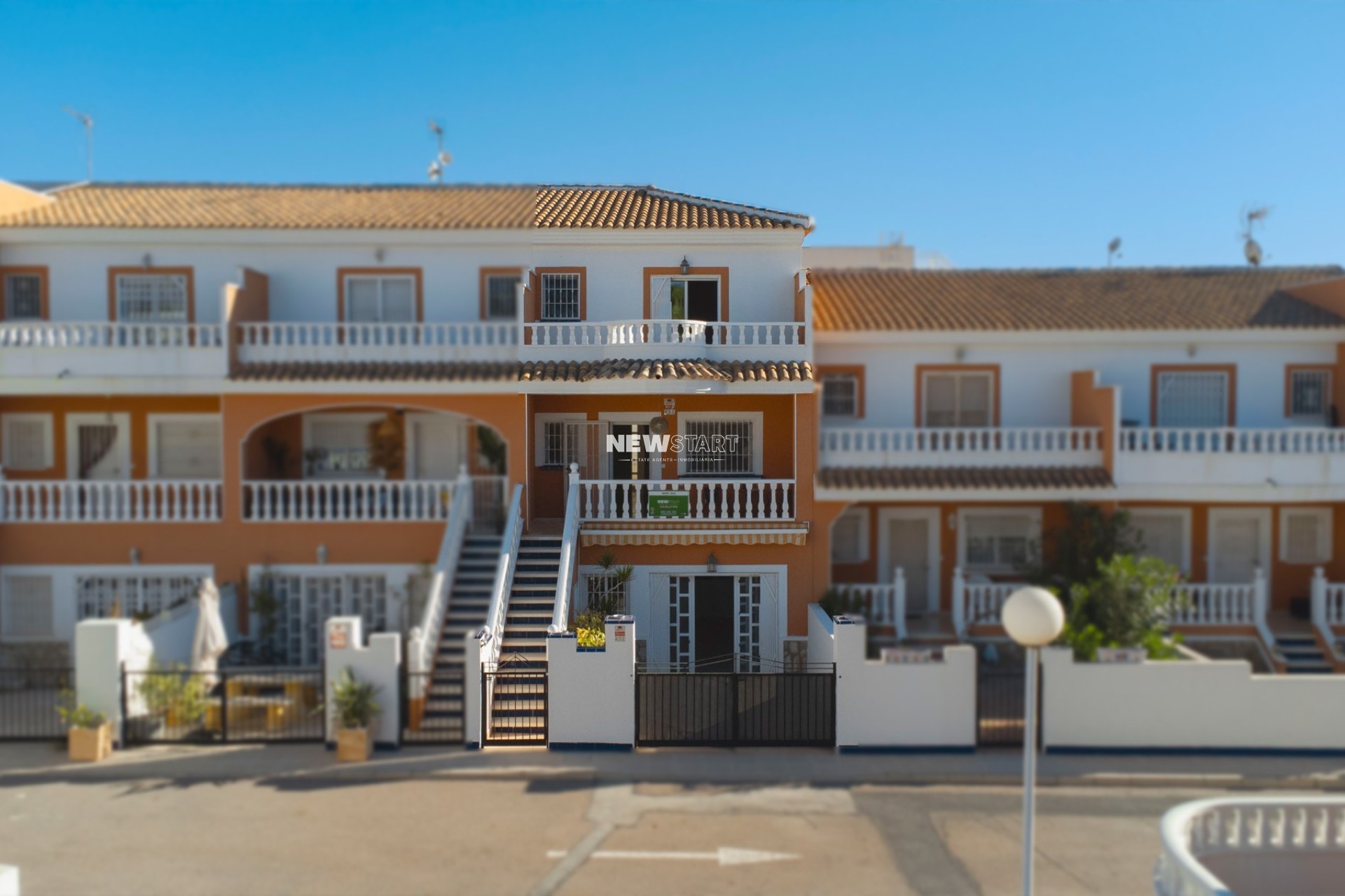 Resale - Townhouse - Ciudad Quesada