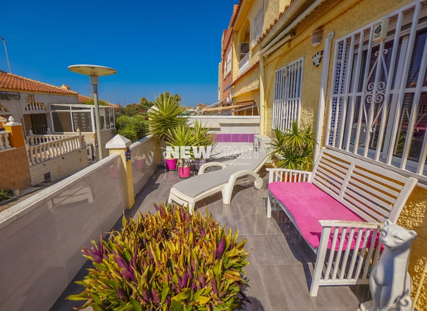 Resale - Townhouse - La Marina - Urb. La Marina