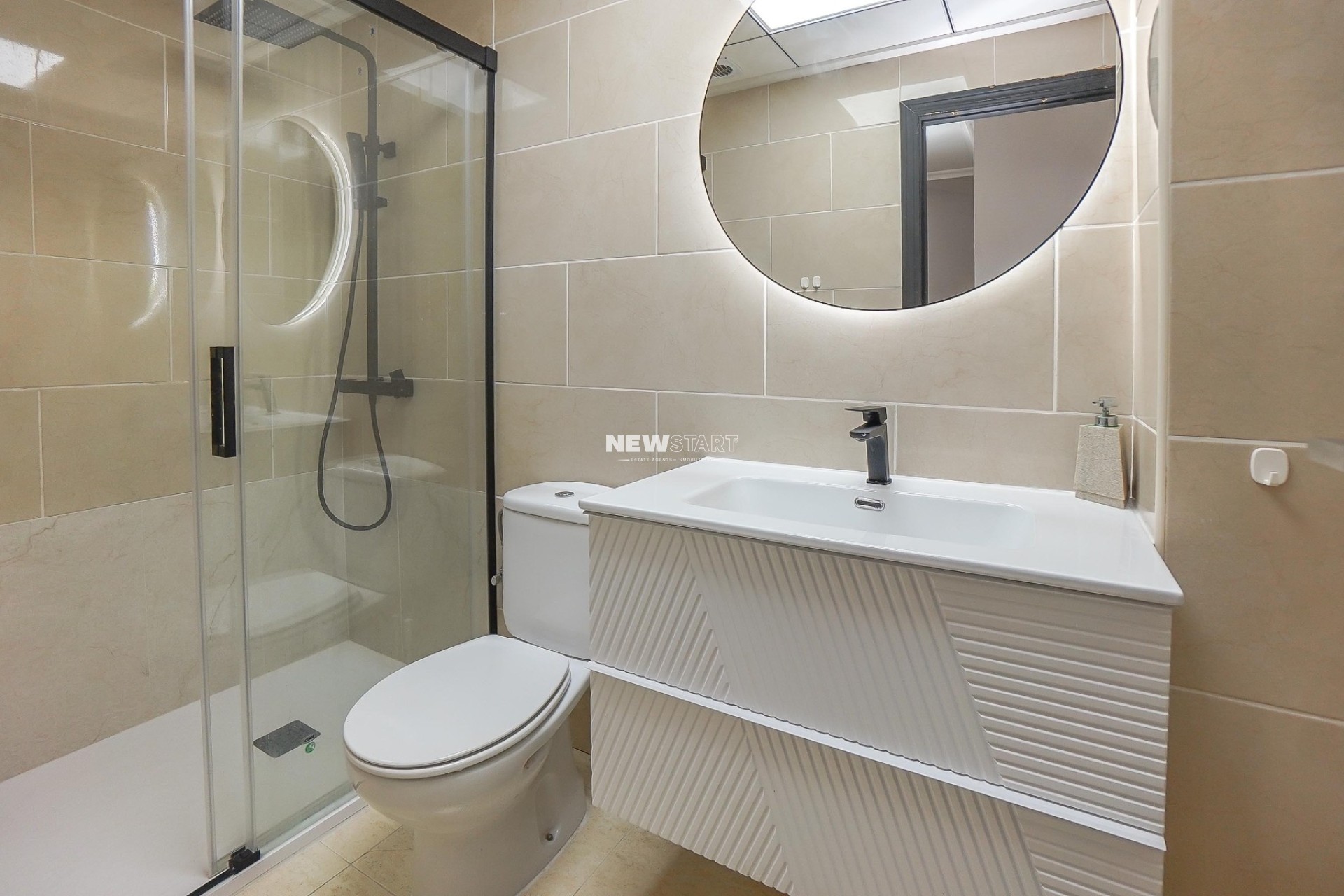 Resale - Townhouse - La Marina - Urb. La Marina