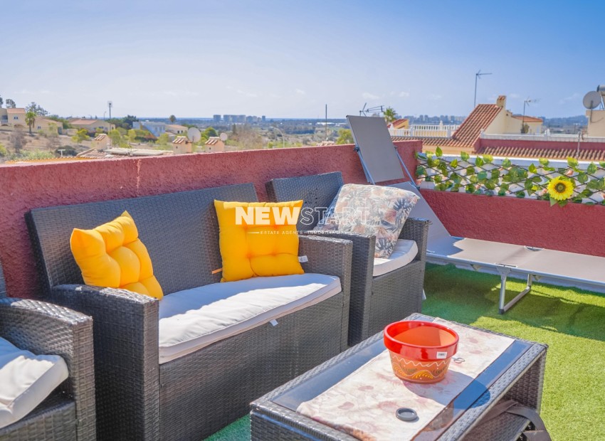 Resale - Townhouse - La Marina - Urb. La Marina
