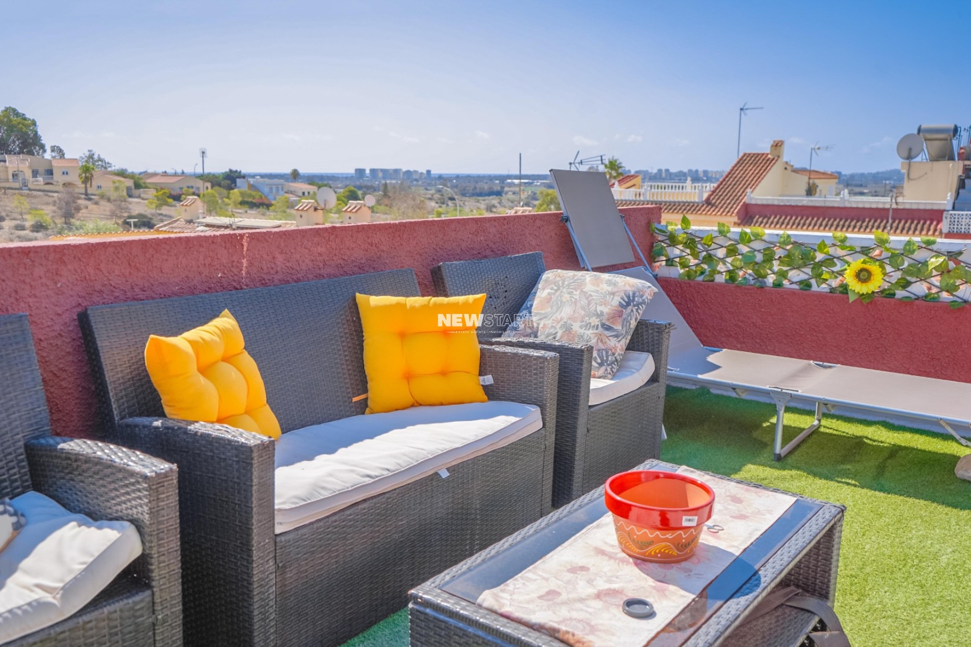 Resale - Townhouse - La Marina - Urb. La Marina