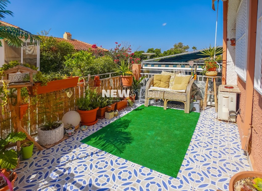 Resale - Townhouse - La Marina - Urb. La Marina
