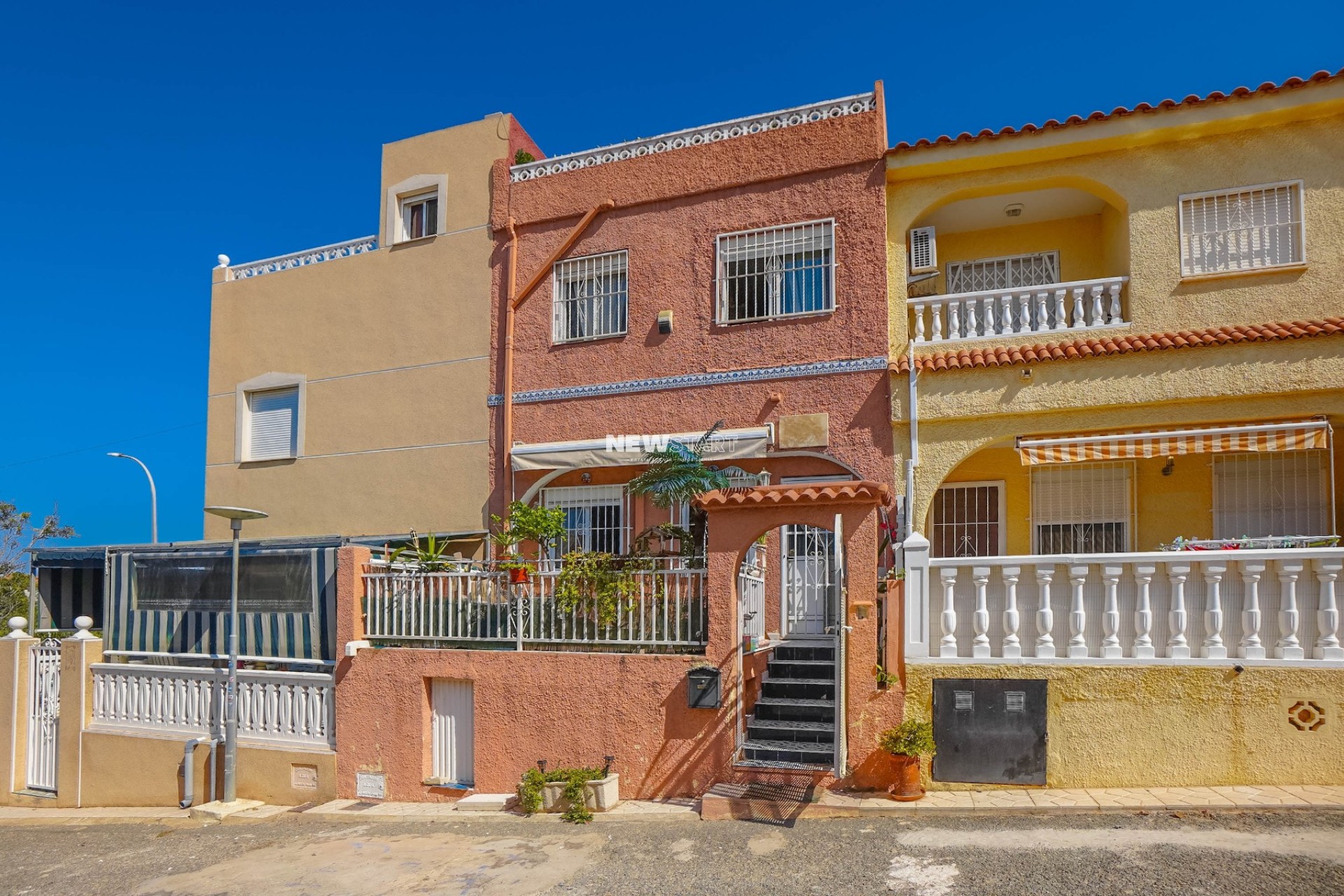 Resale - Townhouse - La Marina - Urb. La Marina