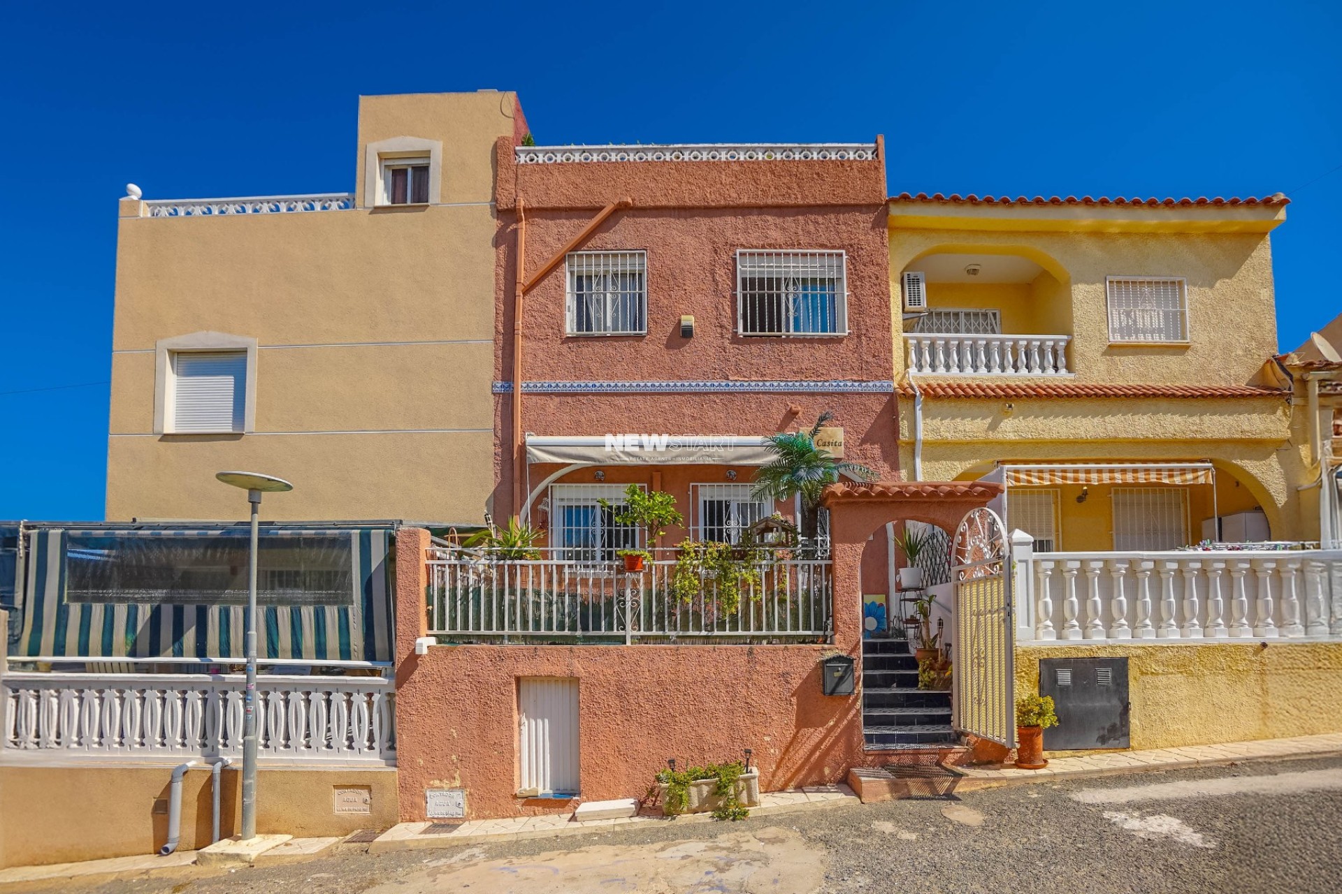 Resale - Townhouse - La Marina - Urb. La Marina