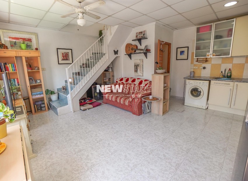 Resale - Townhouse - La Marina - Urb. La Marina