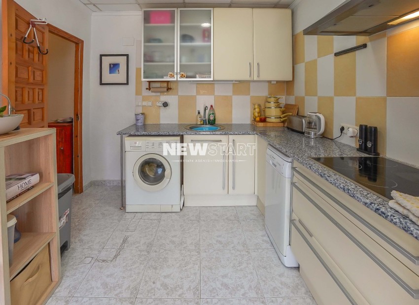 Resale - Townhouse - La Marina - Urb. La Marina