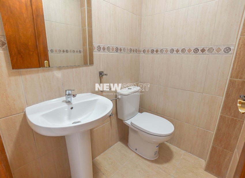 Resale - Townhouse - La Marina - Urb. La Marina