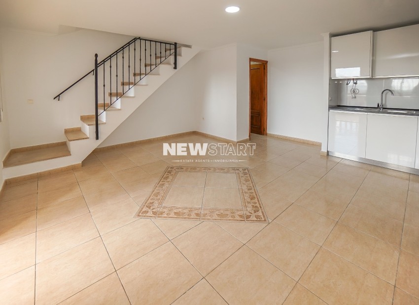 Resale - Townhouse - La Marina - Urb. La Marina