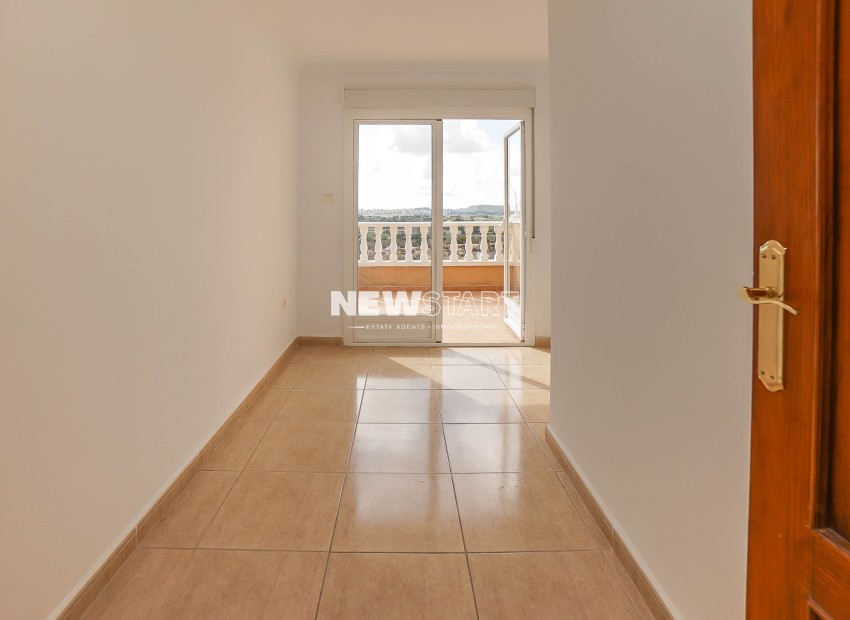 Resale - Townhouse - La Marina - Urb. La Marina