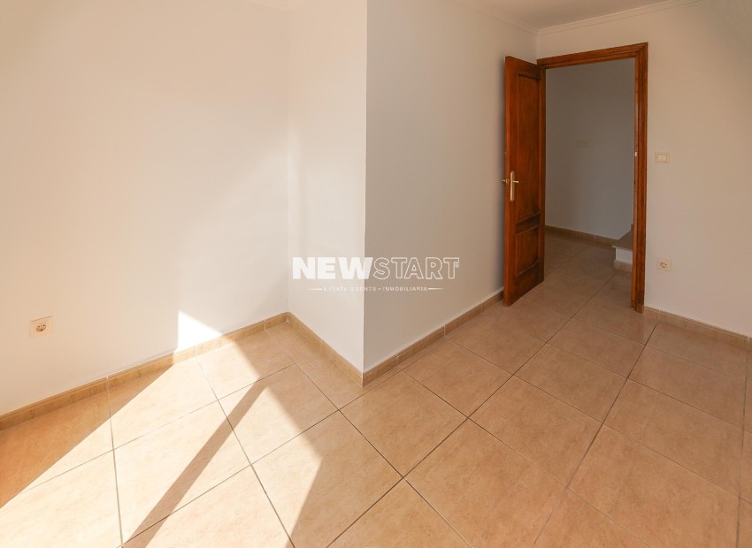 Resale - Townhouse - La Marina - Urb. La Marina
