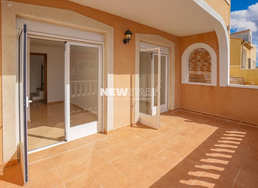 Resale - Townhouse - La Marina - Urb. La Marina