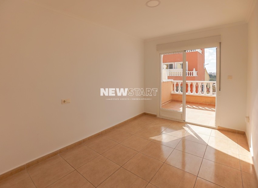 Resale - Townhouse - La Marina - Urb. La Marina