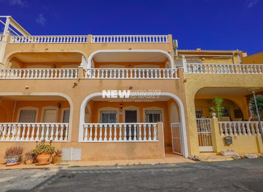 Resale - Townhouse - La Marina - Urb. La Marina