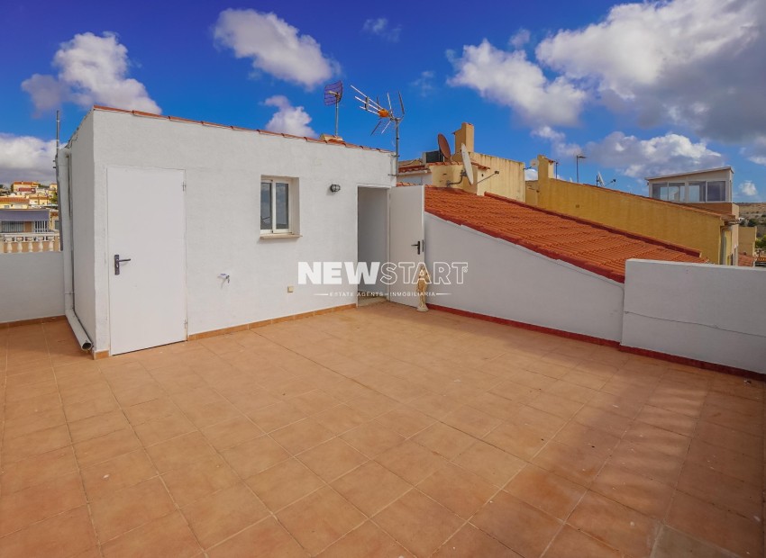 Resale - Townhouse - La Marina - Urb. La Marina