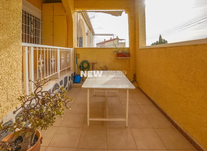 Resale - Townhouse - La Marina - Urb. La Marina