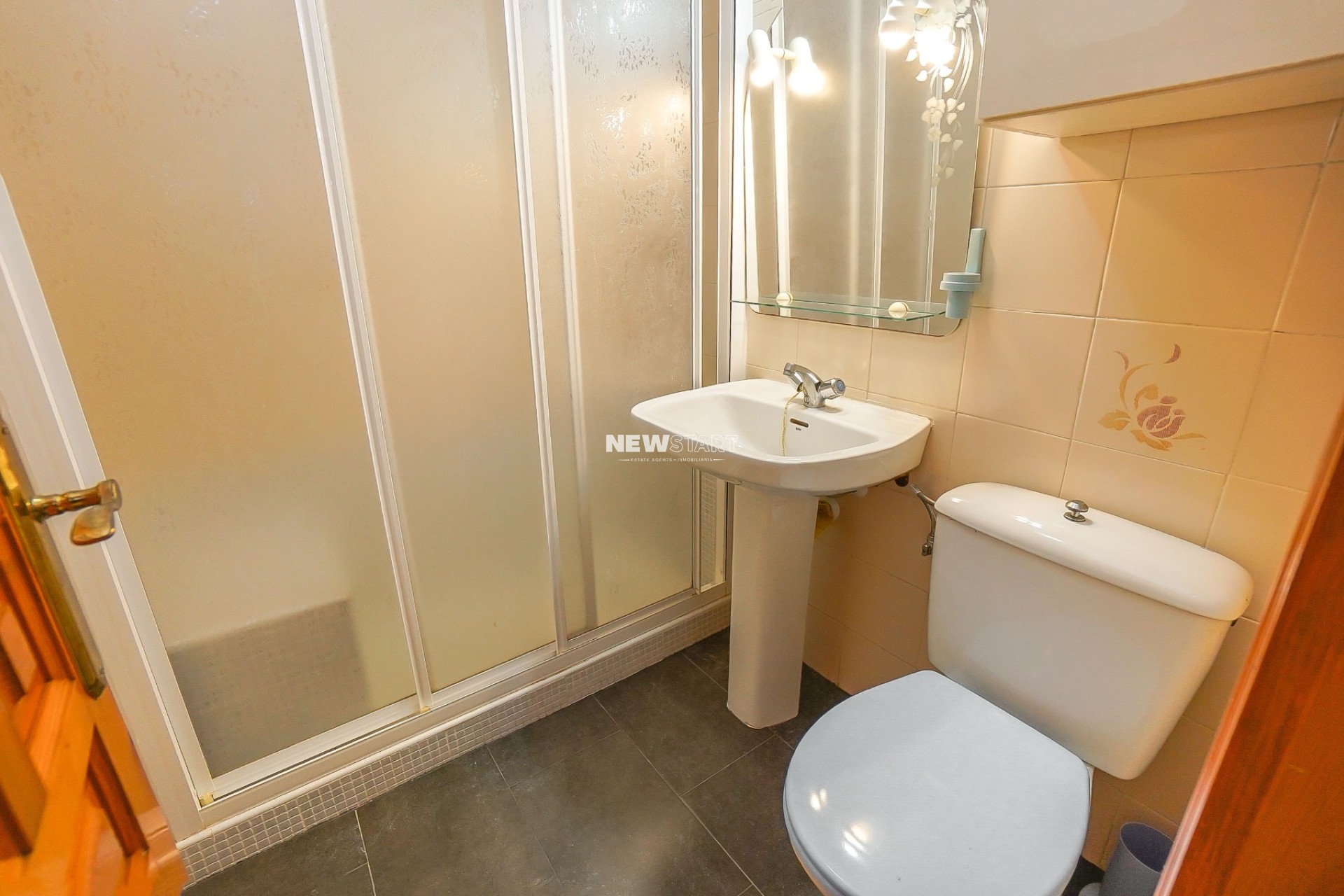 Resale - Townhouse - La Marina - Urb. La Marina