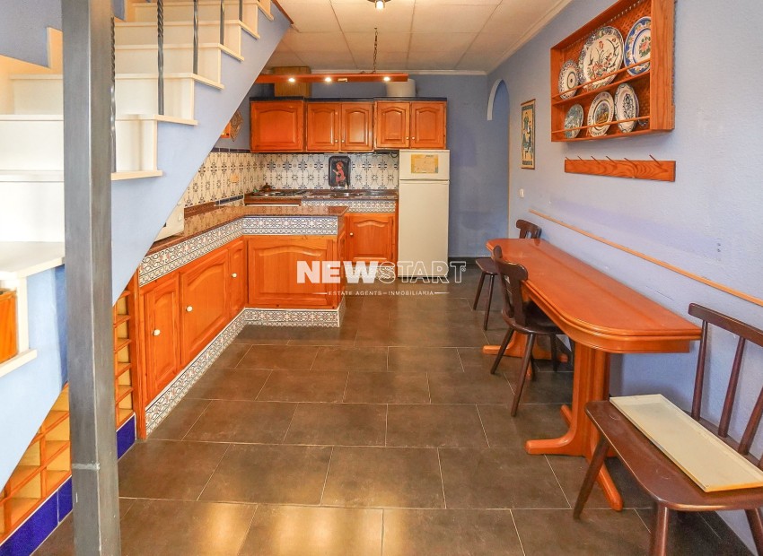 Resale - Townhouse - La Marina - Urb. La Marina