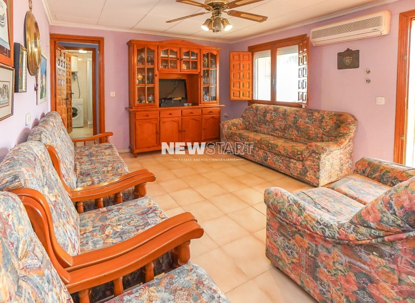 Resale - Townhouse - La Marina - Urb. La Marina