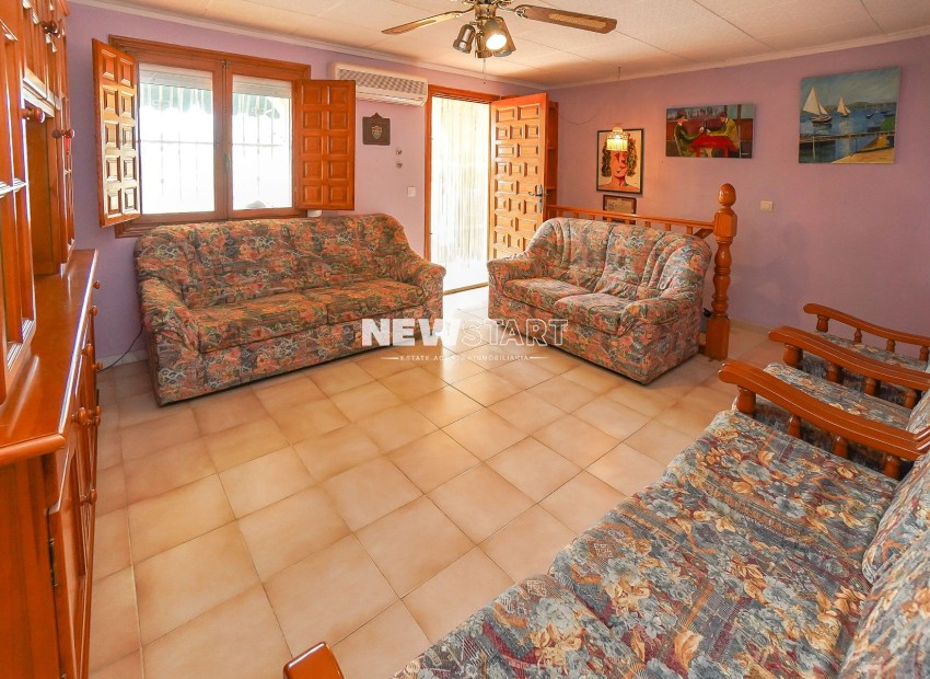 Resale - Townhouse - La Marina - Urb. La Marina