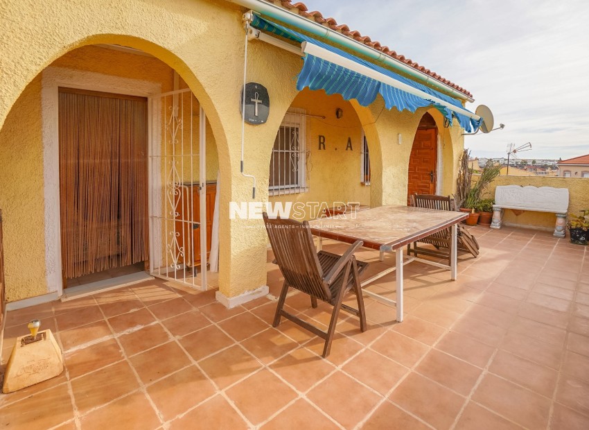 Resale - Townhouse - La Marina - Urb. La Marina