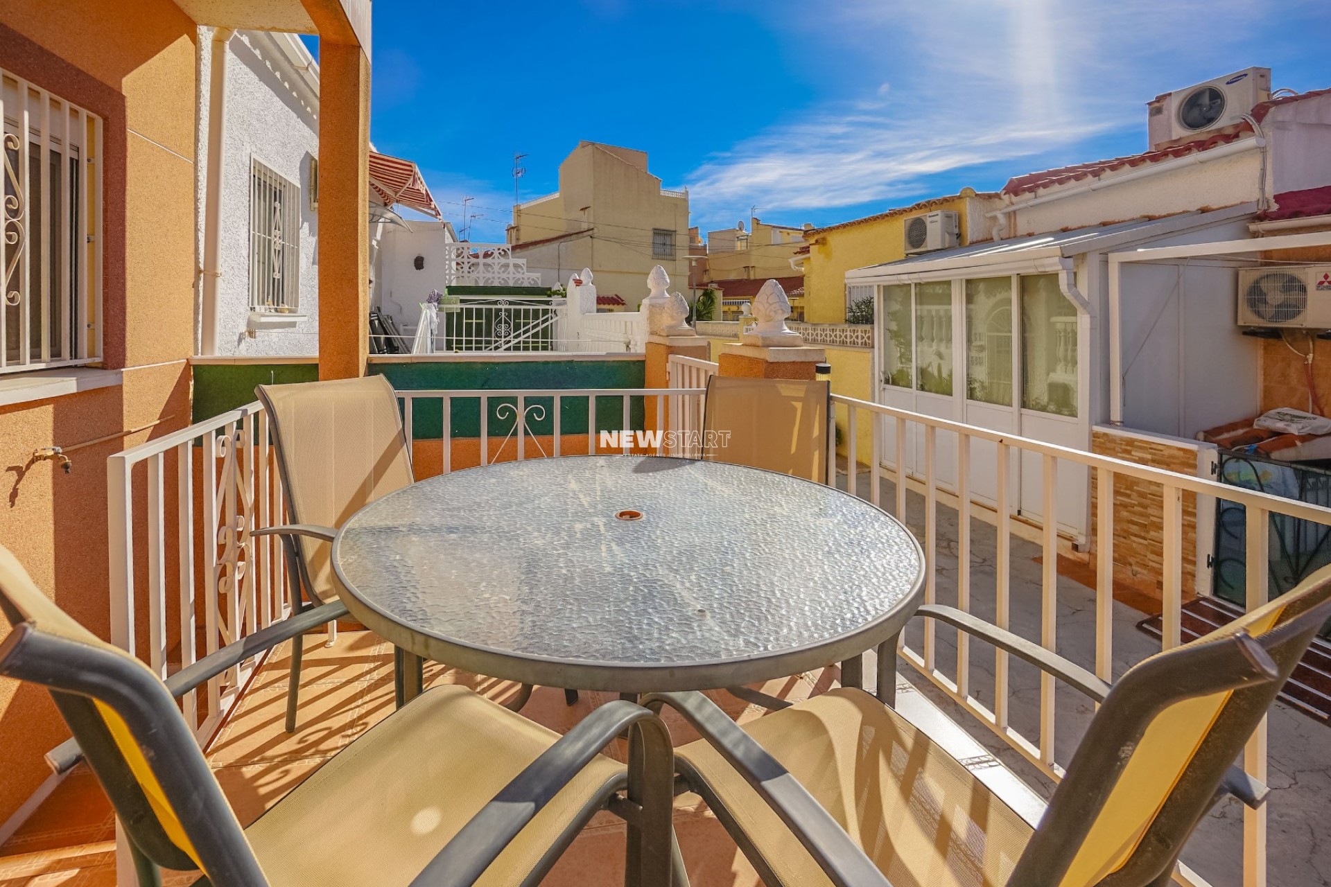 Resale - Townhouse - La Marina - Urb. La Marina