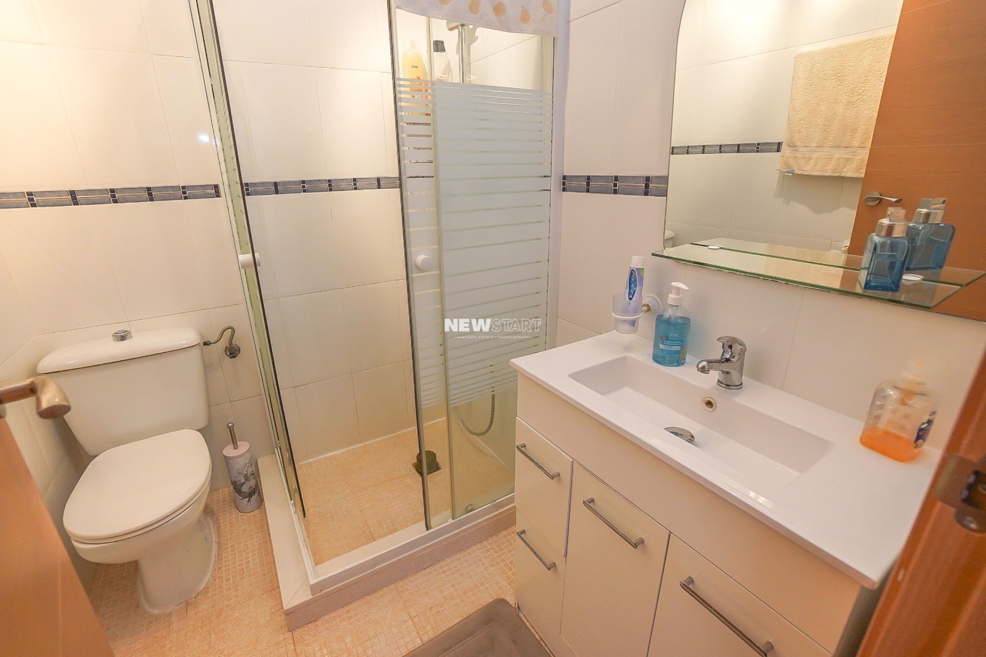 Resale - Townhouse - La Marina - Urb. La Marina