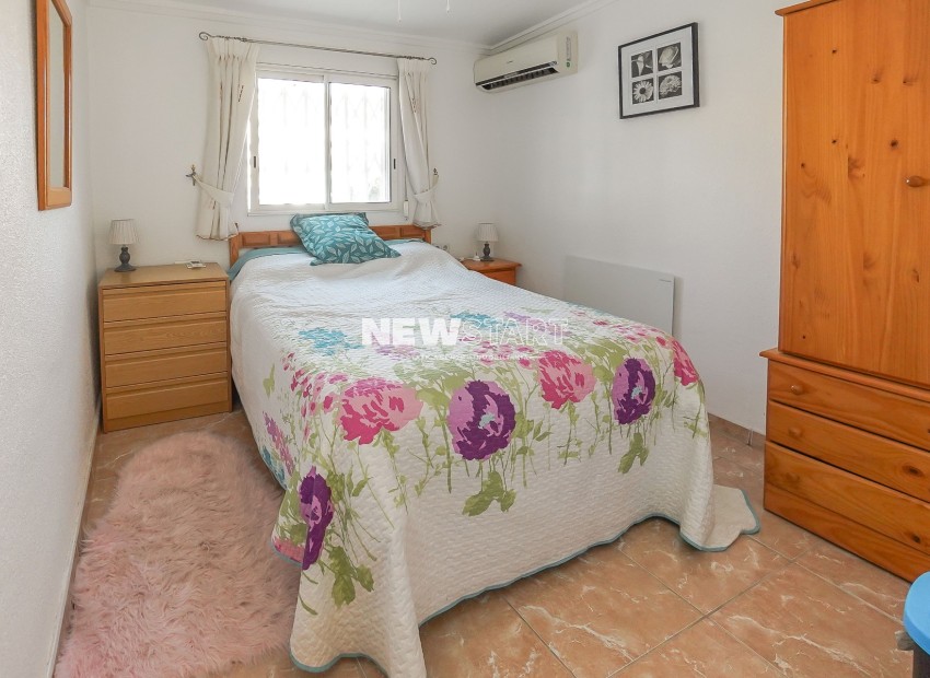 Resale - Townhouse - La Marina - Urb. La Marina