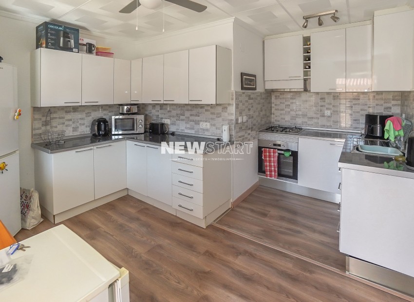 Resale - Townhouse - La Marina - Urb. La Marina