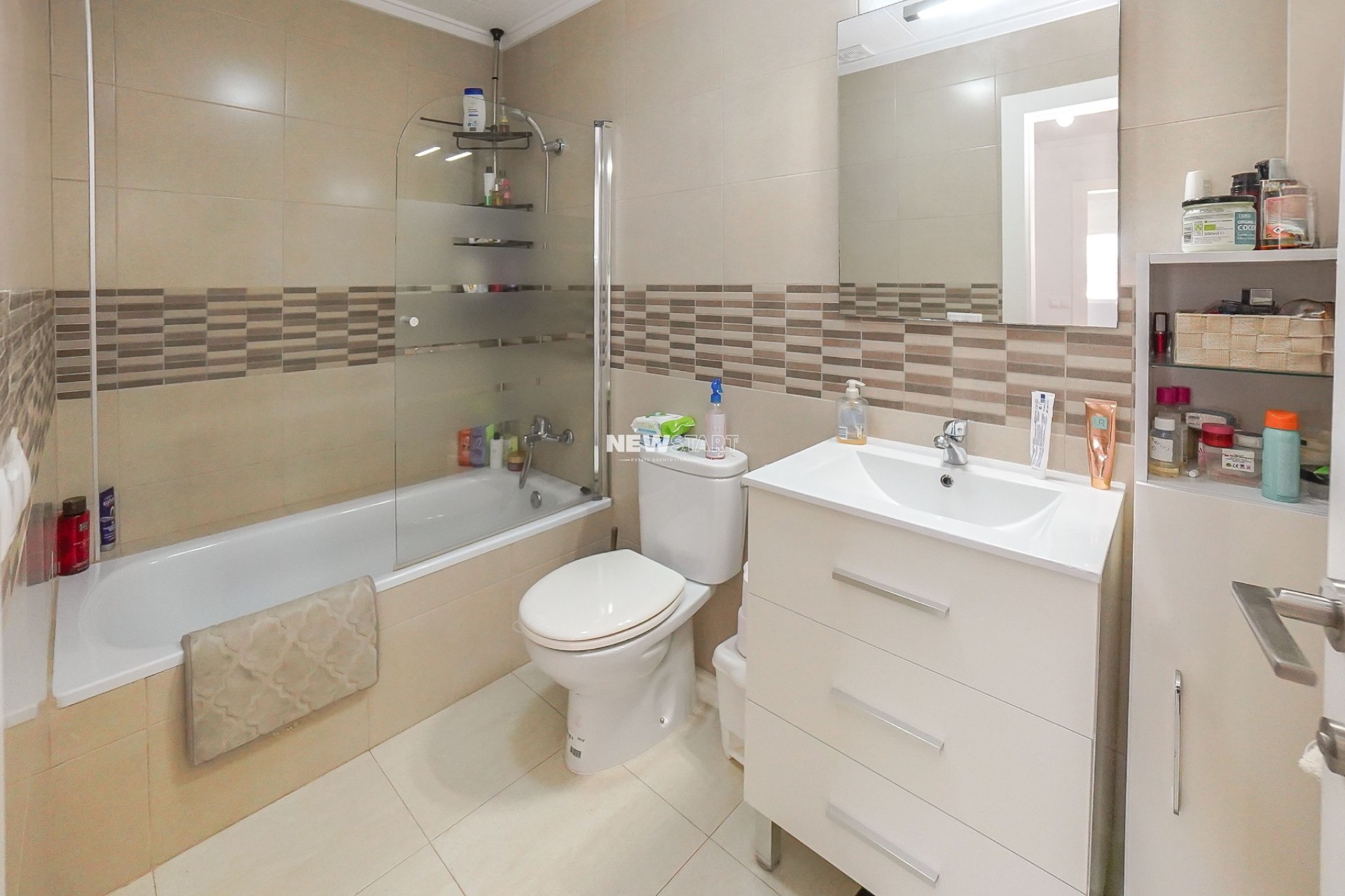 Resale - Townhouse - La Marina - Urb. La Marina