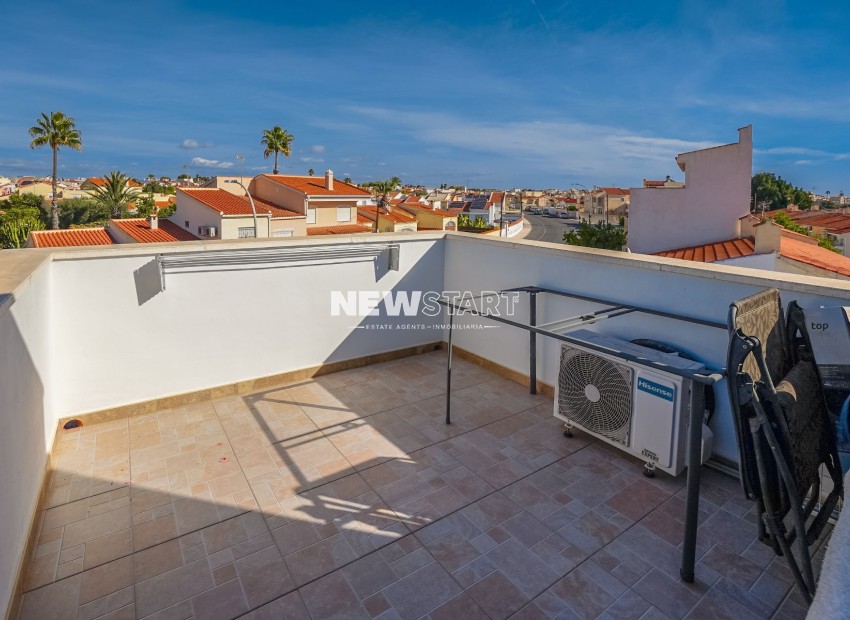 Resale - Townhouse - La Marina - Urb. La Marina