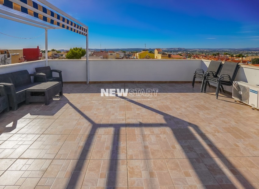 Resale - Townhouse - La Marina - Urb. La Marina