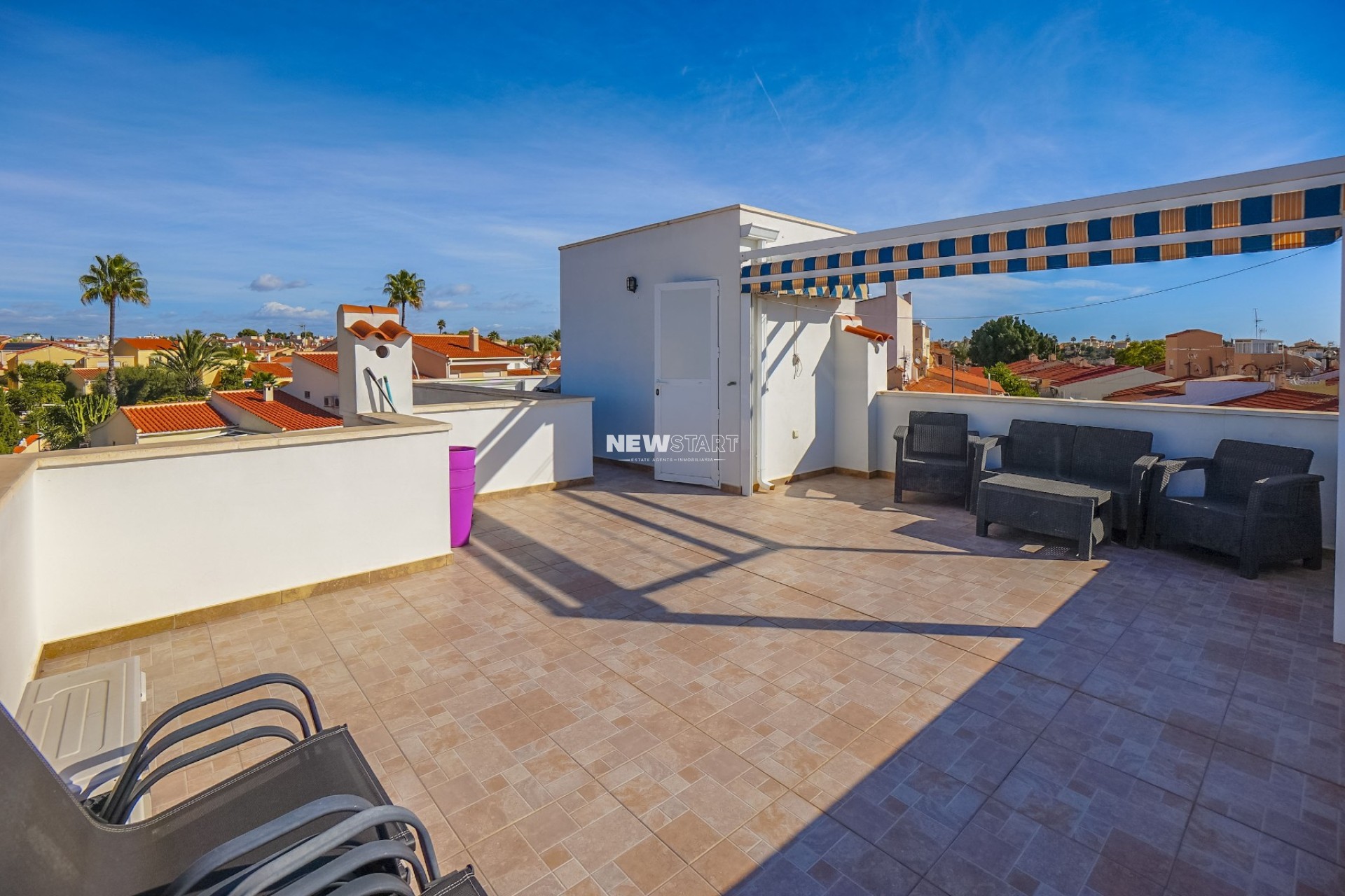 Resale - Townhouse - La Marina - Urb. La Marina