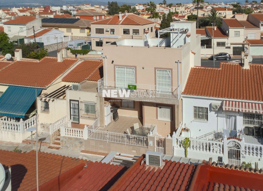 Resale - Townhouse - La Marina - Urb. La Marina