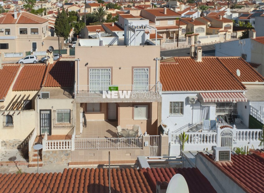 Resale - Townhouse - La Marina - Urb. La Marina