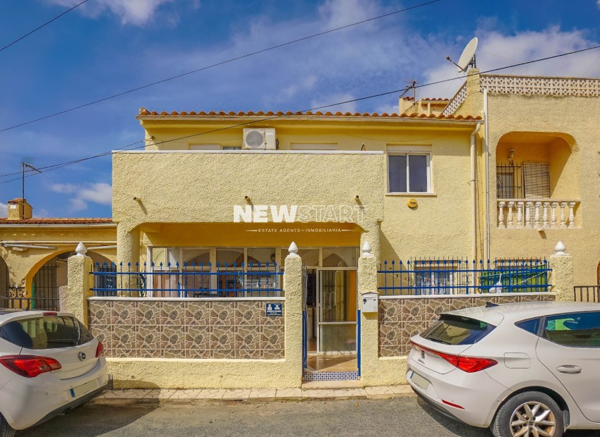 Resale - Townhouse - La Marina - Urb. La Marina