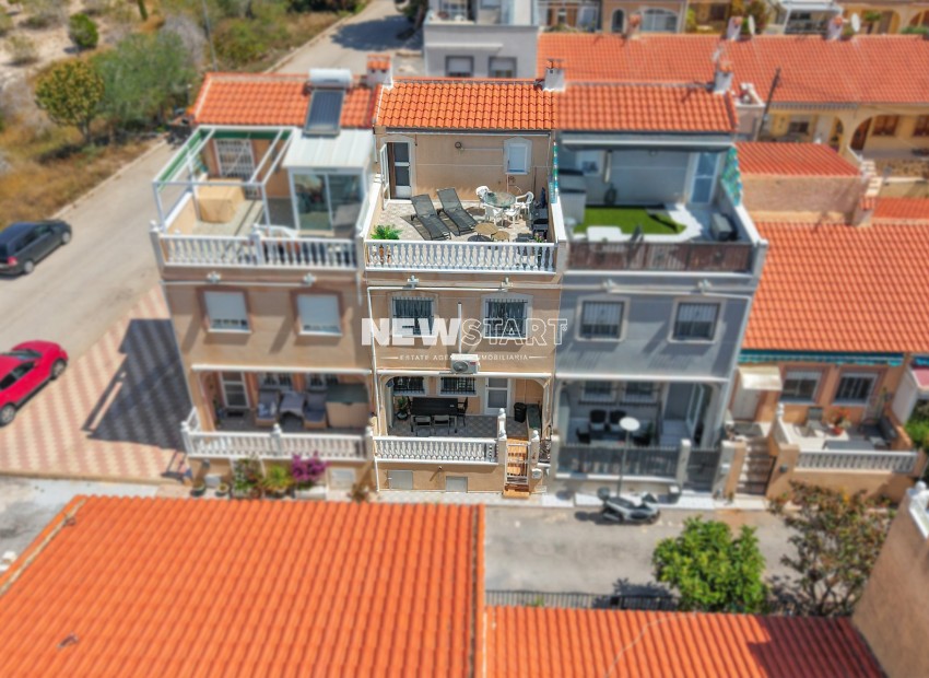 Resale - Townhouse - La Marina - Urb. La Marina