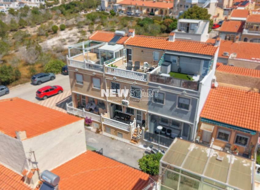 Resale - Townhouse - La Marina - Urb. La Marina