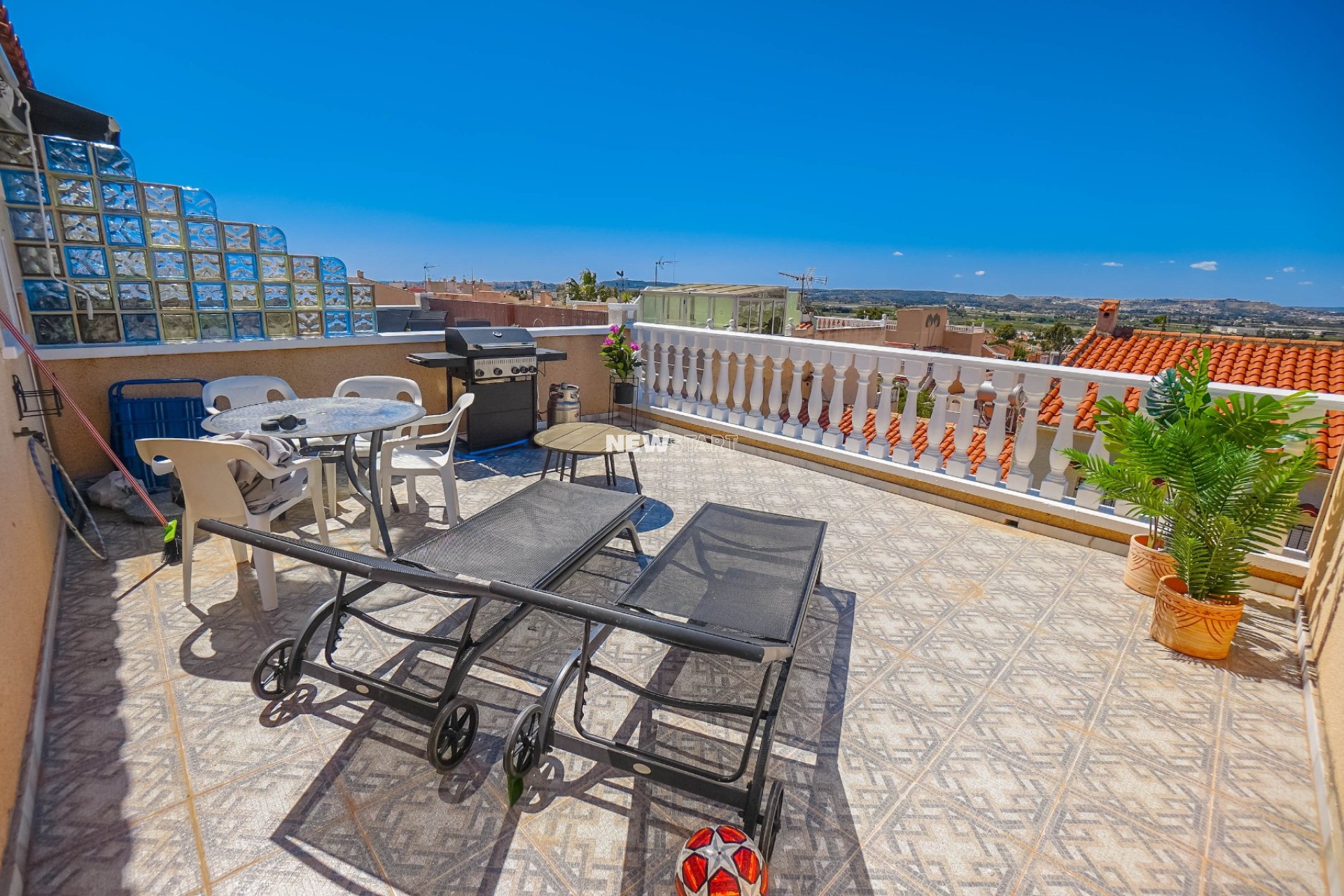 Resale - Townhouse - La Marina - Urb. La Marina