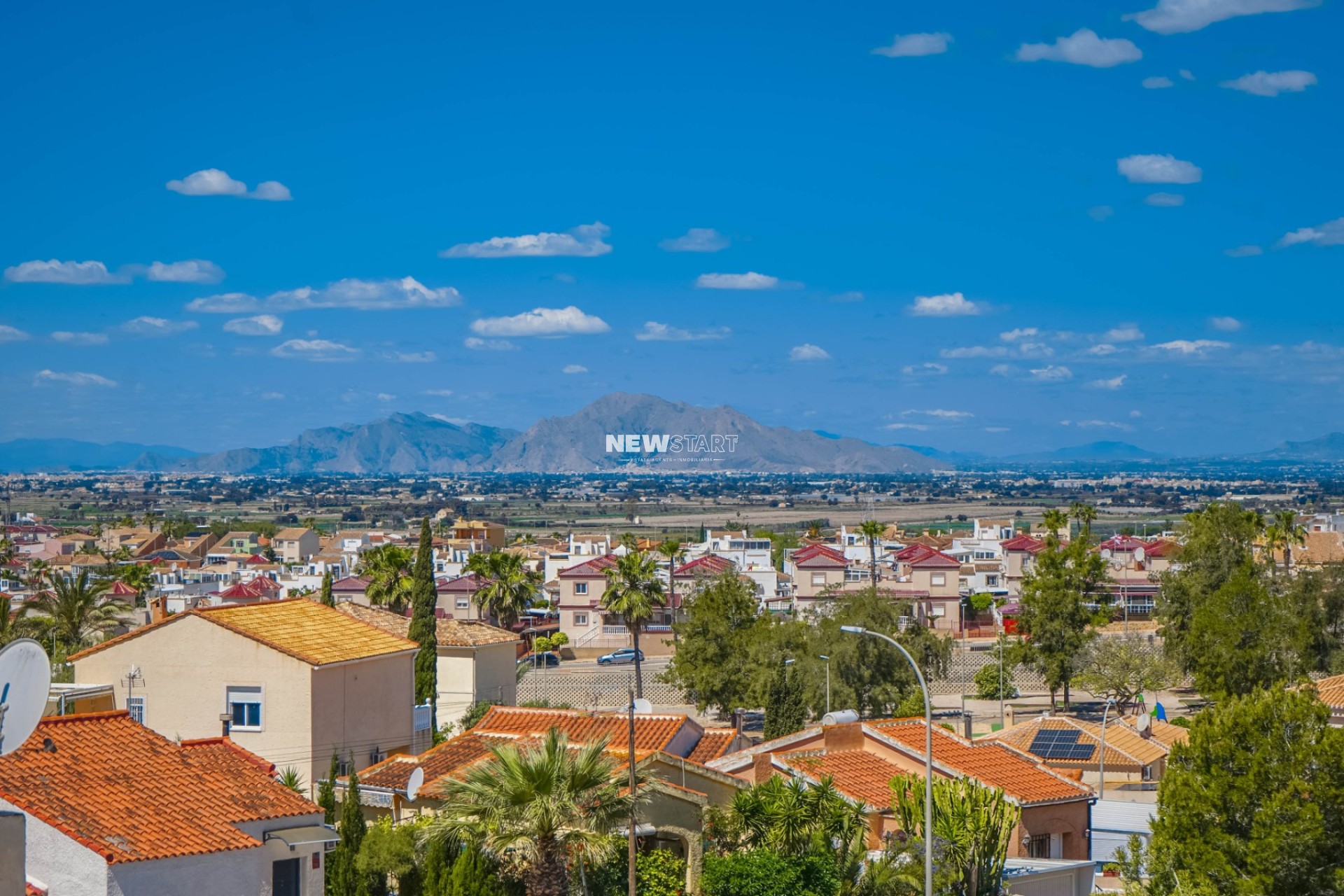 Resale - Townhouse - La Marina - Urb. La Marina