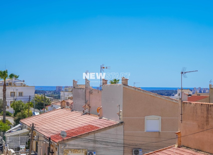 Resale - Townhouse - La Marina - Urb. La Marina