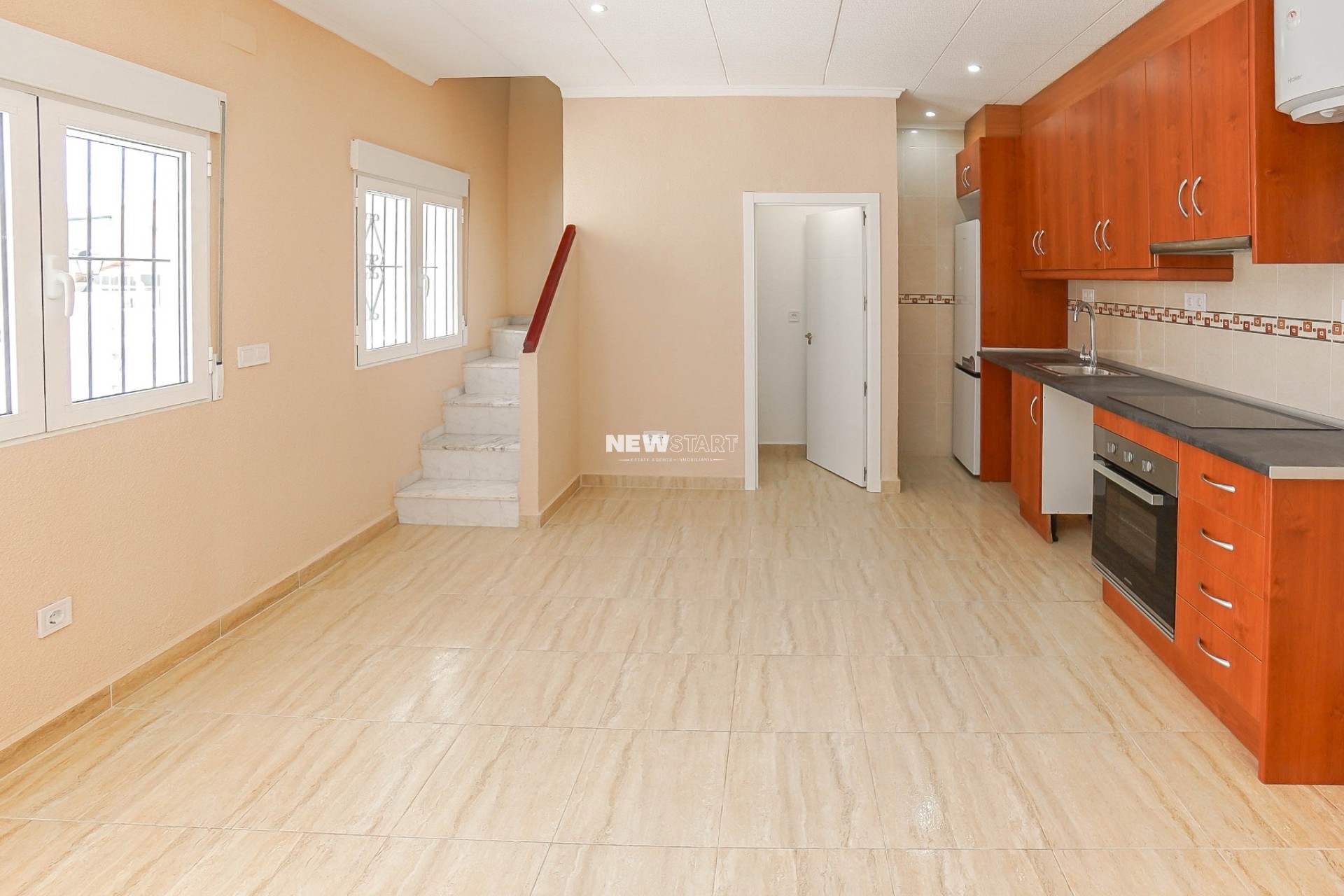 Resale - Townhouse - La Marina - Urb. La Marina
