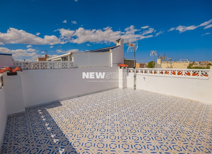 Resale - Townhouse - La Marina - Urb. La Marina