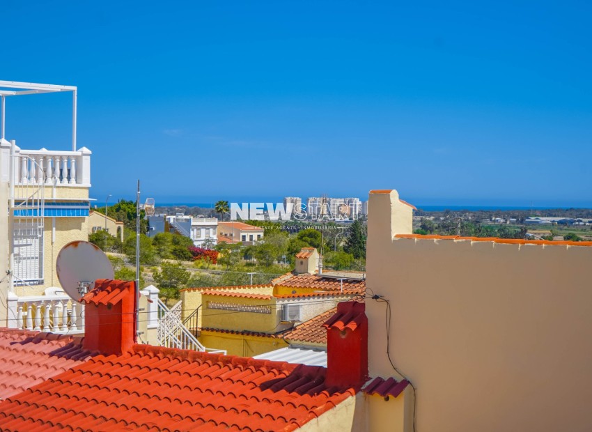 Resale - Townhouse - La Marina - Urb. La Marina