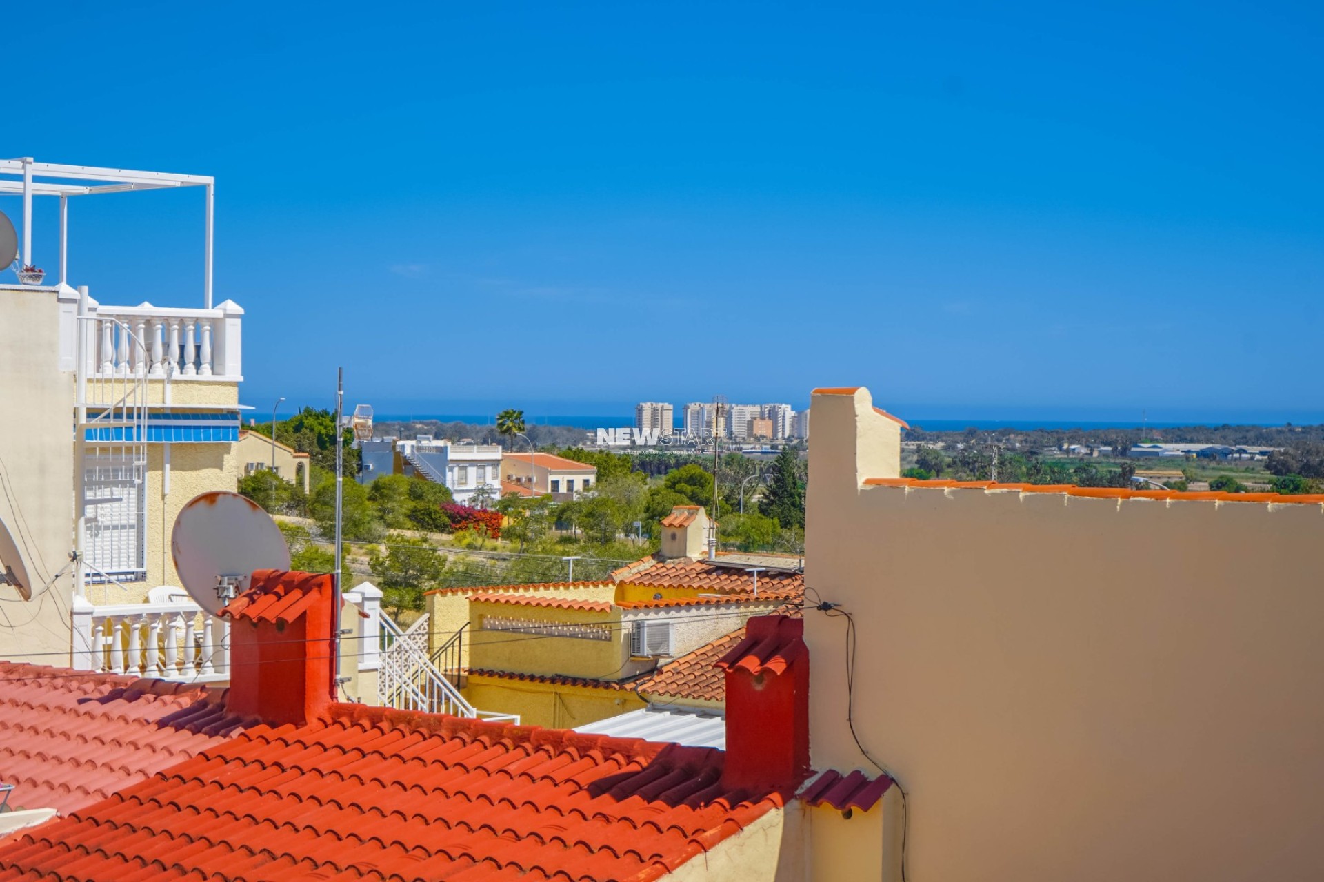 Resale - Townhouse - La Marina - Urb. La Marina