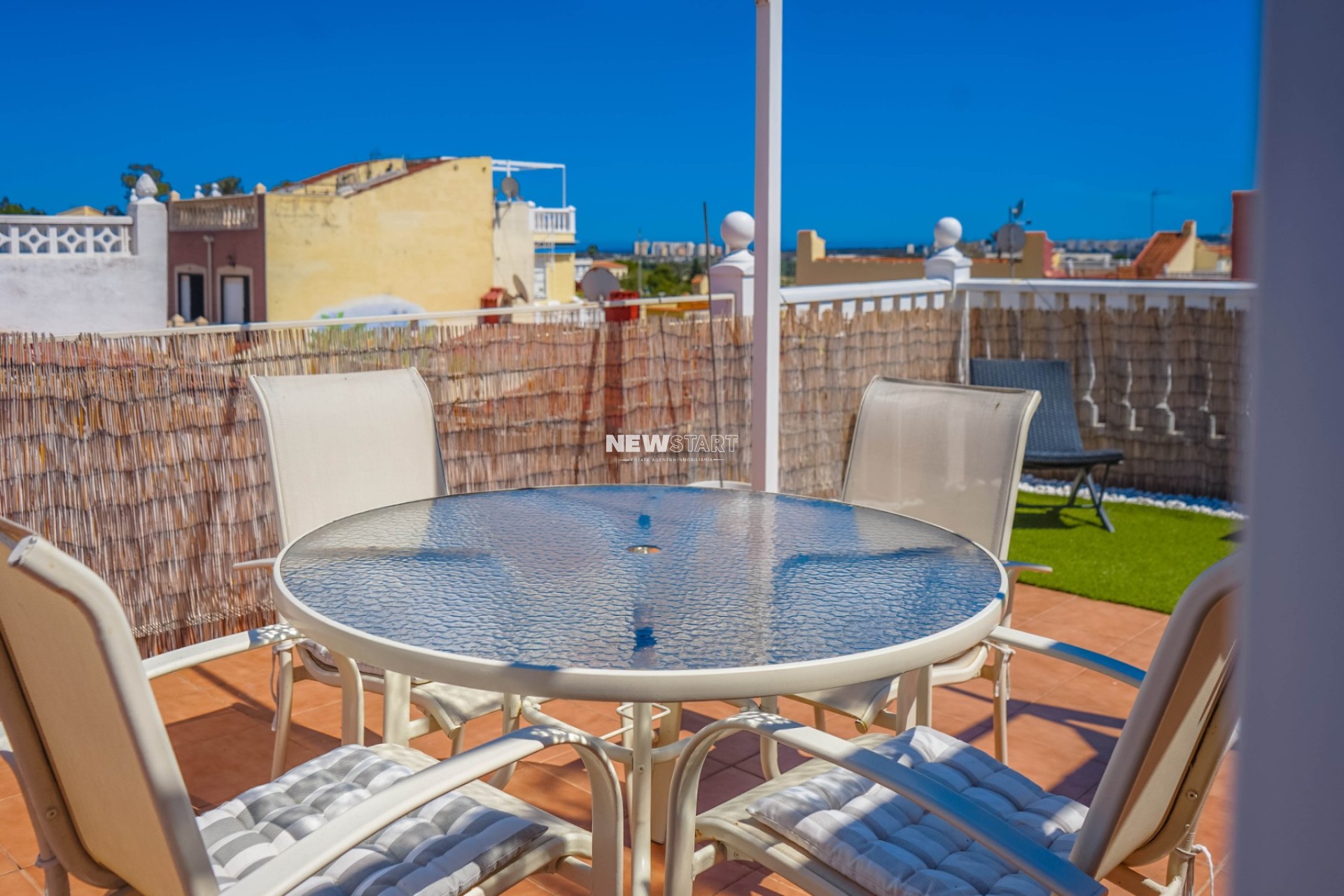 Resale - Townhouse - La Marina - Urb. La Marina