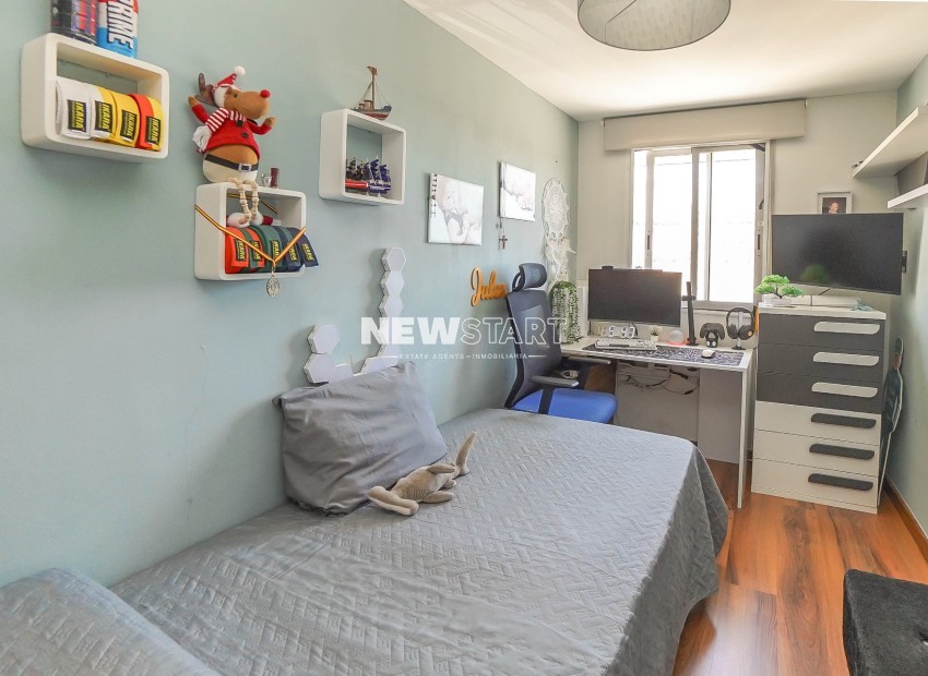 Resale - Townhouse - La Marina - Urb. La Marina