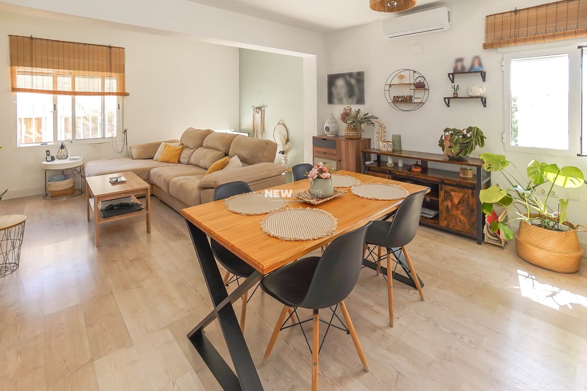 Resale - Townhouse - La Marina - Urb. La Marina