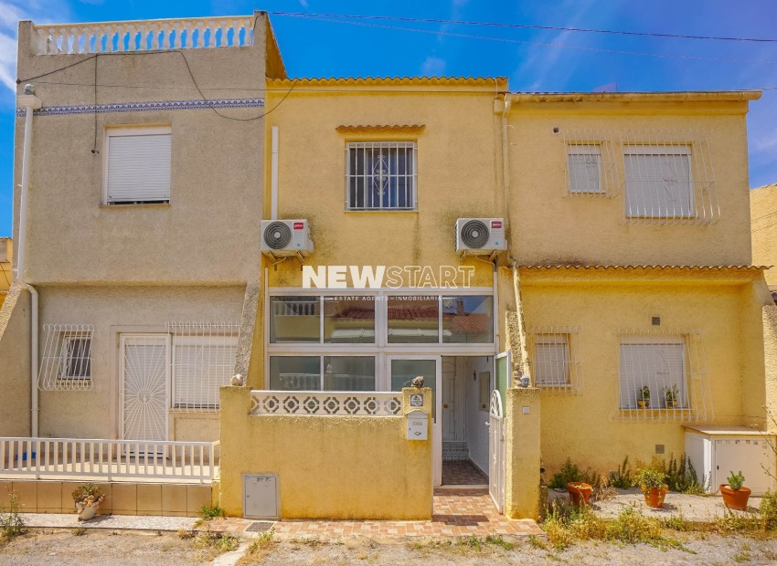 Resale - Townhouse - La Marina - Urb. La Marina