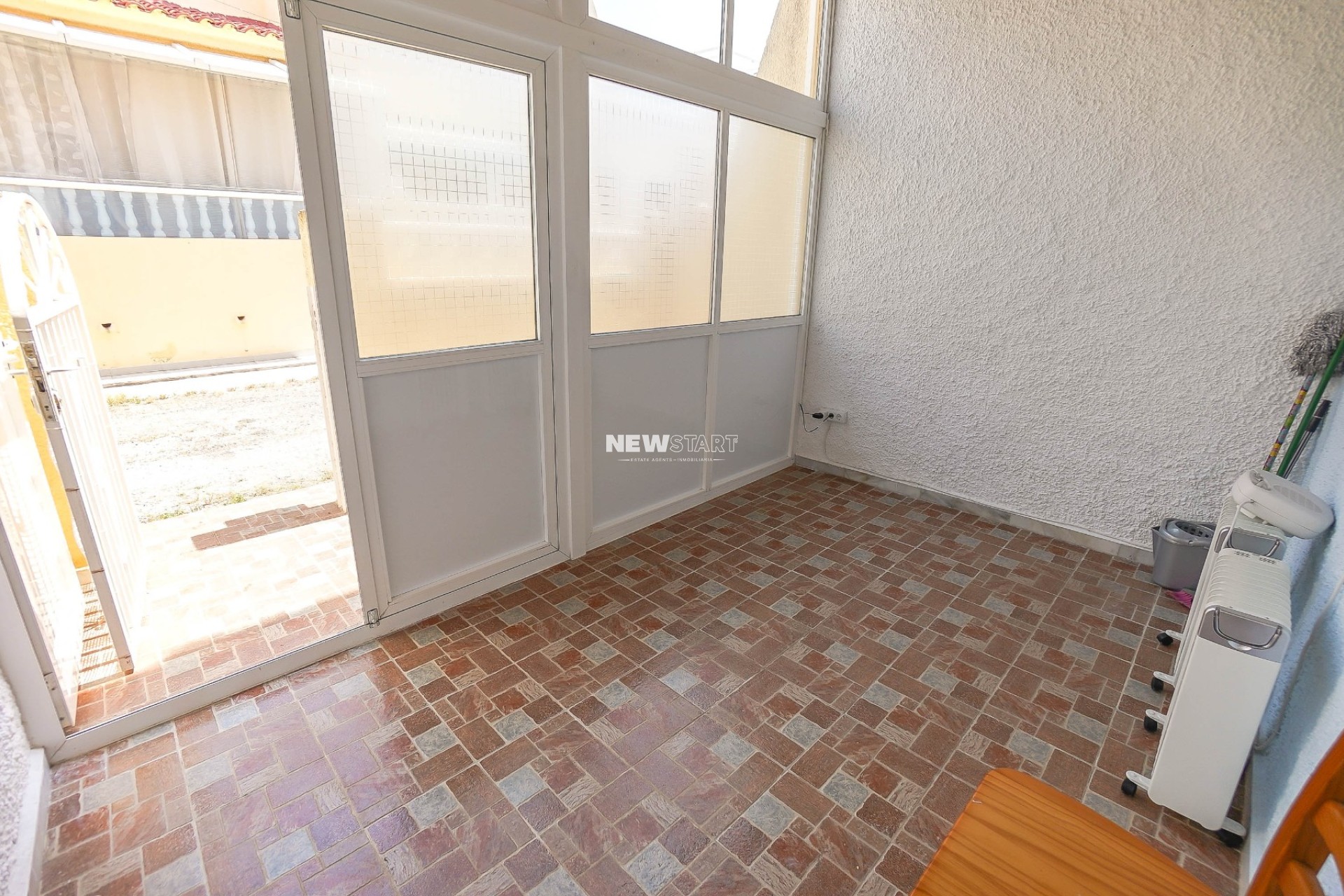 Resale - Townhouse - La Marina - Urb. La Marina